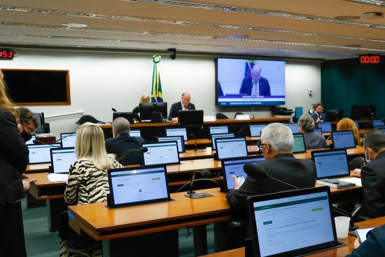 Conselho de Ética analisa pareceres preliminares nesta terça-feira