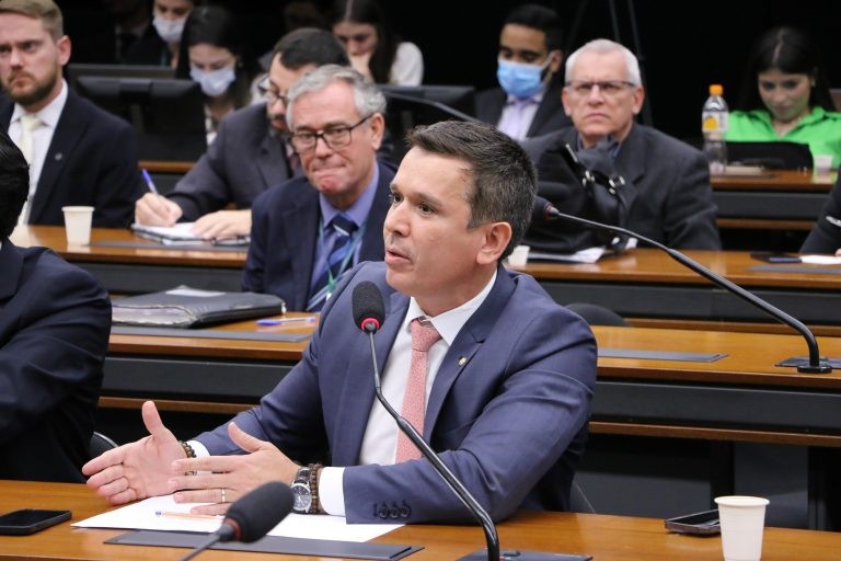 Cancelado debate sobre qualidade e abrangência da internet