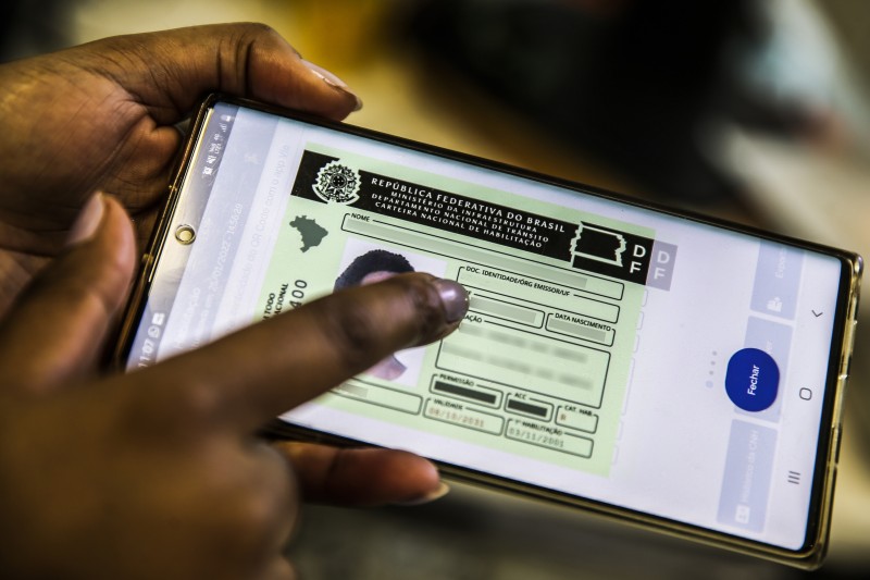 Motoristas do RJ podem solicitar a renovação da CNH pela internet