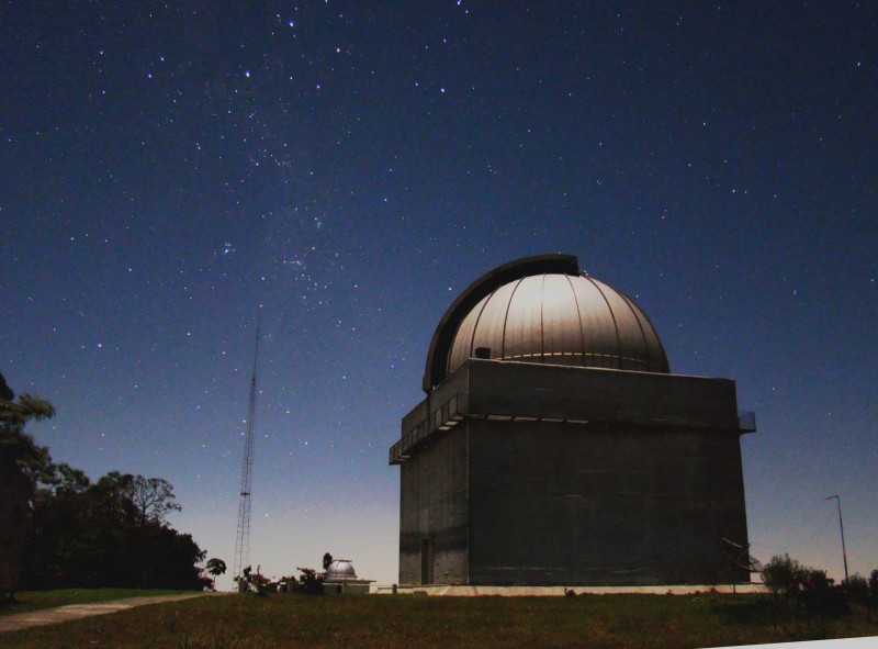 Observatório em Minas Gerais capta meteoro brilhante
