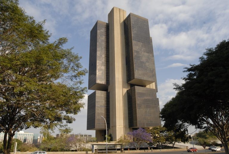 MP altera tratamento tributário das perdas dos bancos no recebimento de créditos