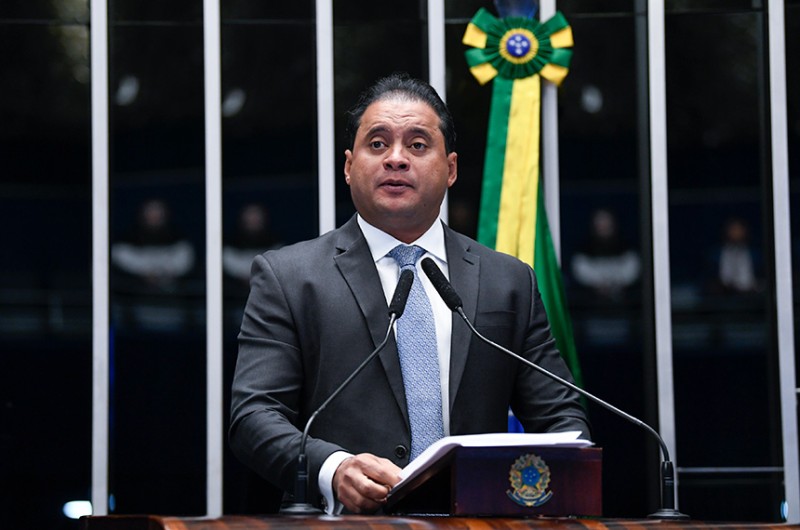 Weverton faz balanço de seu mandato como senador