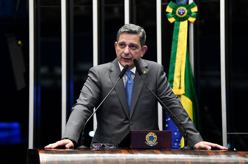 Rogério Carvalho alerta que economia de Sergipe está paralisada