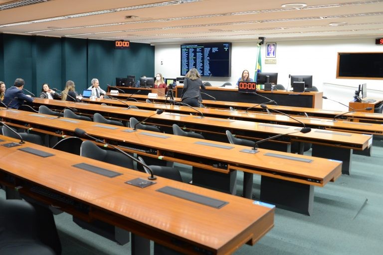 Participantes de audiência citam desafios para integrar dados da Saúde