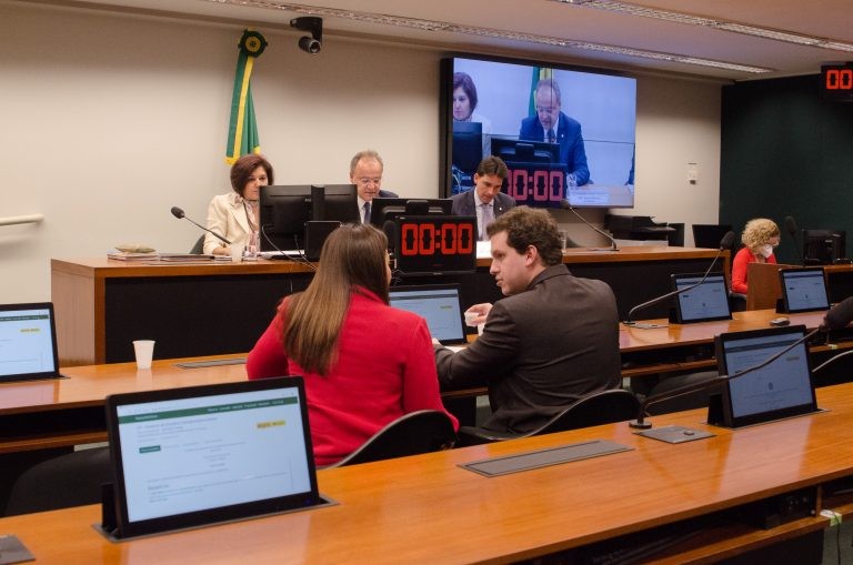 Grupo de trabalho vota parecer sobre adoção do sistema semipresidencialista no Brasil