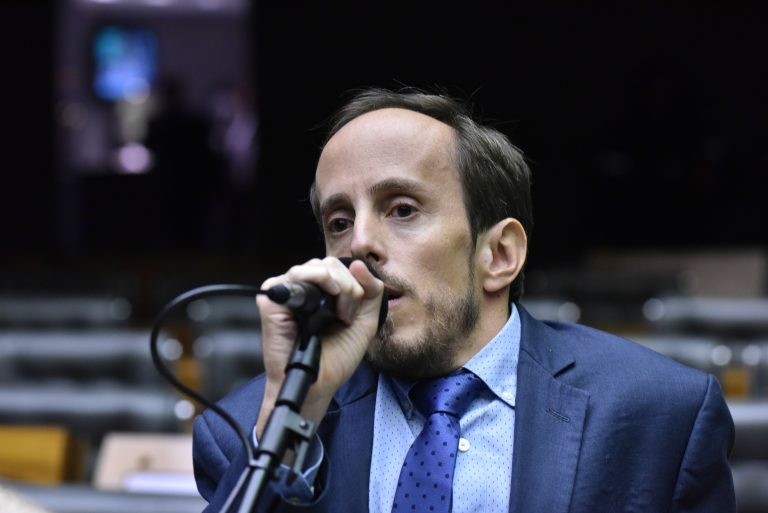 Comissão de Finanças aprova novas regras para exploração de campo marginal de petróleo