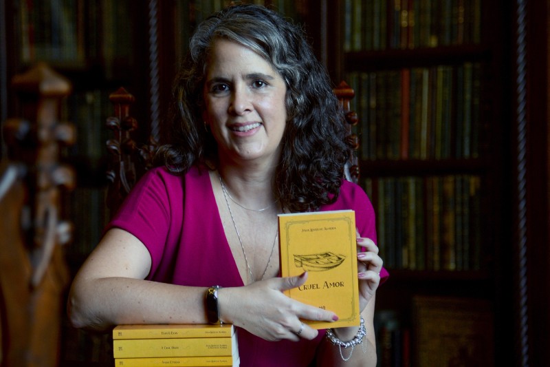 Mãe e filha criam editora para lançar autoras brasileiras