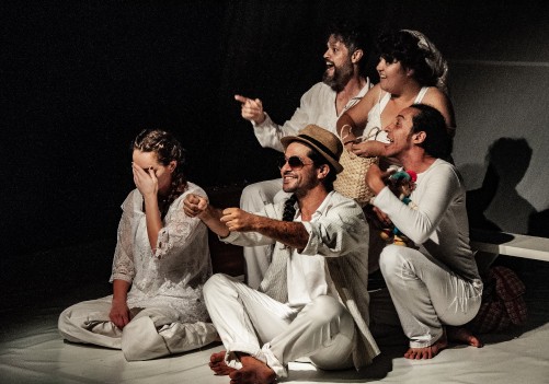 Cia Feijamkarroz estreia temporada de espetáculos, em São Paulo