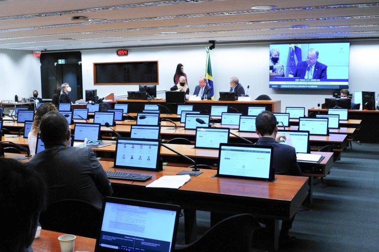 Conselho de Ética vota pareceres contra deputados acusados de quebra de decoro