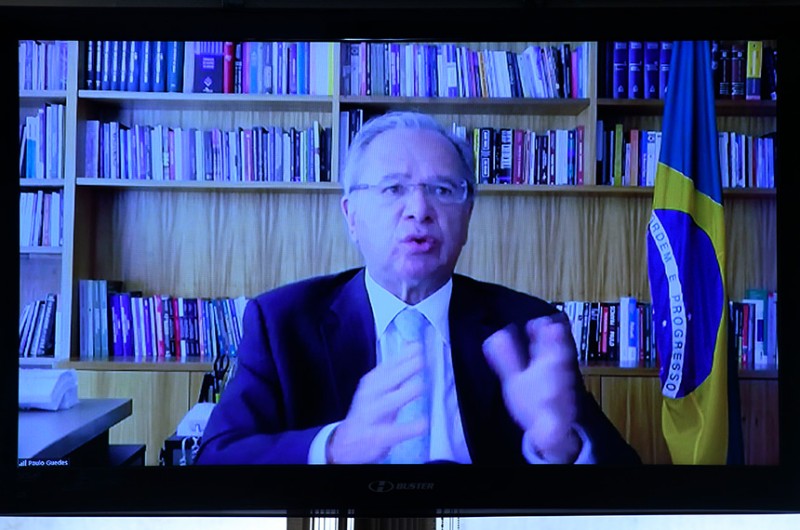 Congresso acertou em proposições para reduzir preços dos combustíveis, diz Guedes