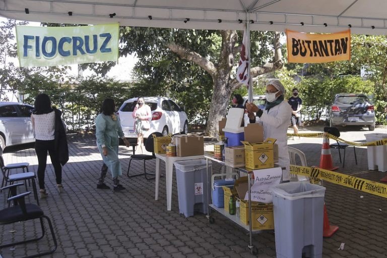 Medida provisória libera doses das vacinas contra a Covid-19 para empresas e laboratórios clínicos