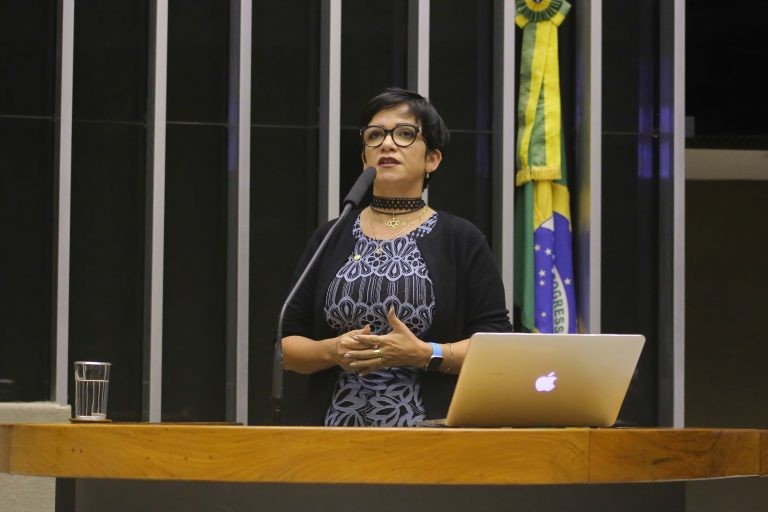 Projeto suspende norma do Contran sobre requisitos para pneus de veículos