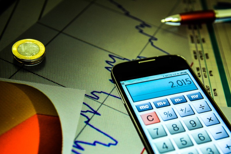 Fitch eleva perspectiva da nota do Brasil de negativa para estável