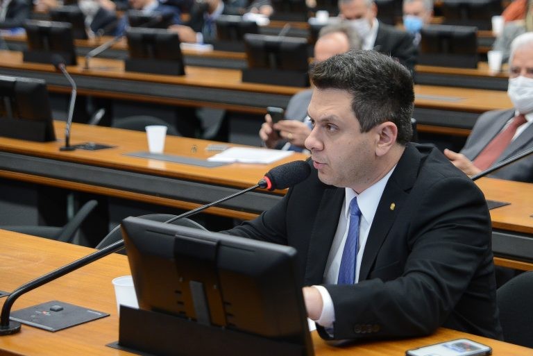 Comissão de Orçamento debate transferências especiais por emendas de bancada