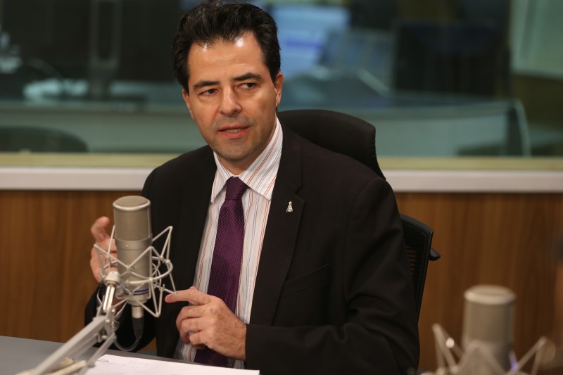 Além de combustíveis e energia, conta de celular também terá desconto