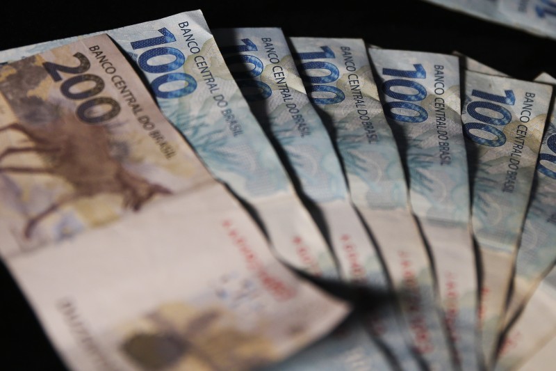 Complemento de R$ 200 do Auxílio Brasil começa a ser pago em agosto