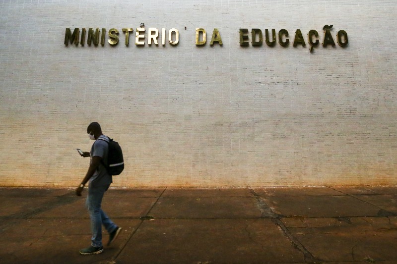 Ministério da Educação normatiza renegociação de dívidas com o Fies