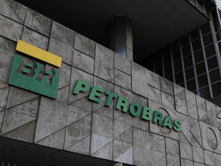 Proposta susta recomendação de conselho sobre a privatização da Petrobras