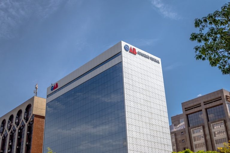 Projeto extingue multa a advogado que abandona processo penal