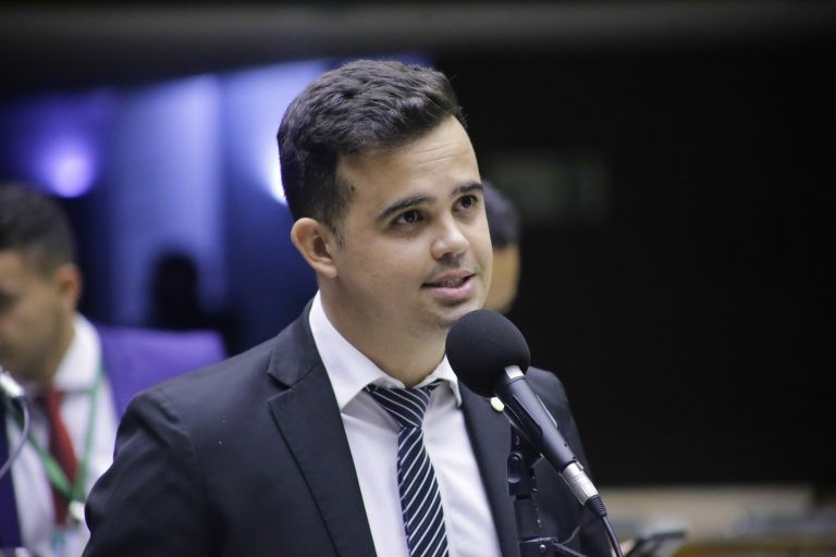 Comissão aprova projeto do governo que amplia definição de terrorismo e endurece pena para crimes violentos