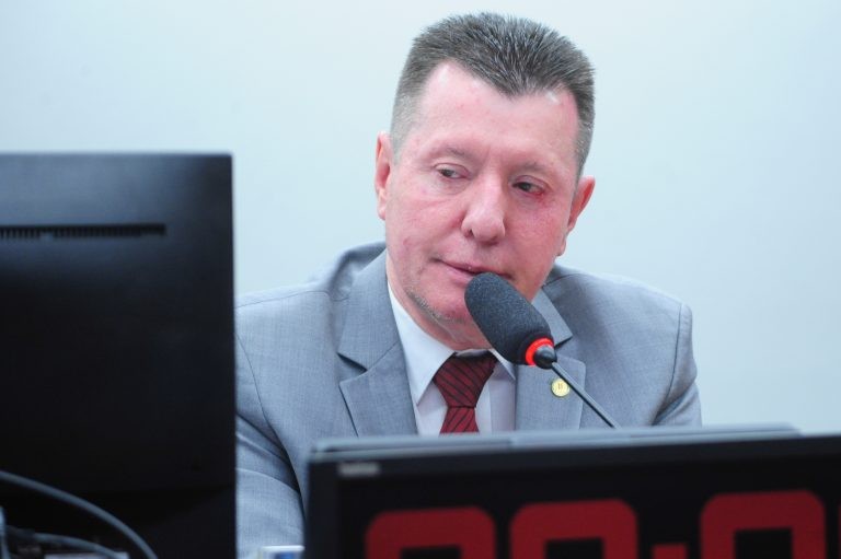 Projeto determina que comunidade local seja ouvida sobre nome dado a universidades e escolas