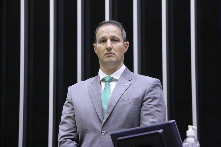 Projeto fixa exigências para o exercício da profissão de instrumentador cirúrgico