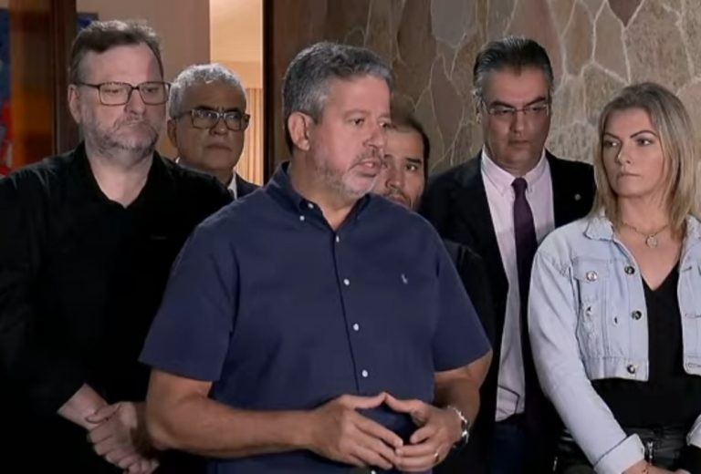 Lira cobra do governo MP para alterar Lei das Estatais e conter preço dos combustíveis