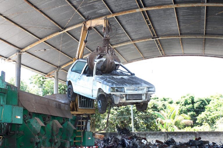 Comissão debate reciclagem de veículos no Brasil