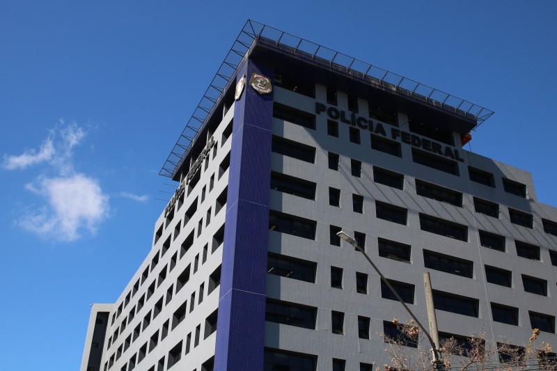 PF apura lavagem de dinheiro do tráfico internacional de drogas