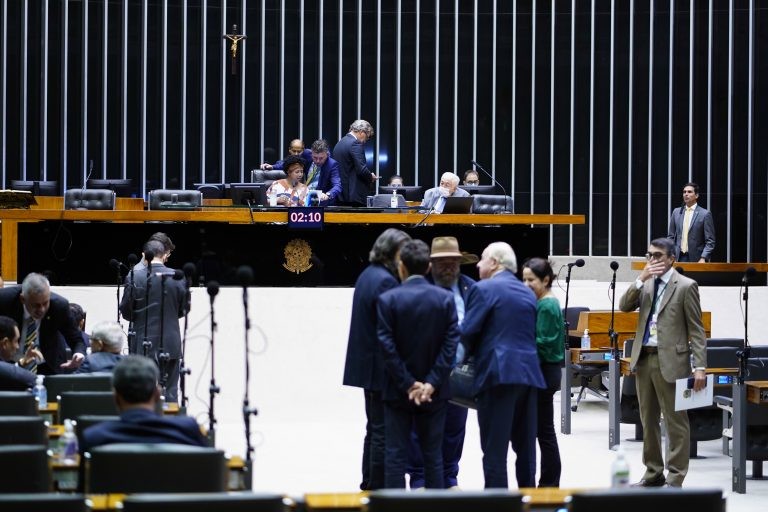 Plenário inicia Ordem do Dia com previsão de votação de quatro MPs; acompanhe