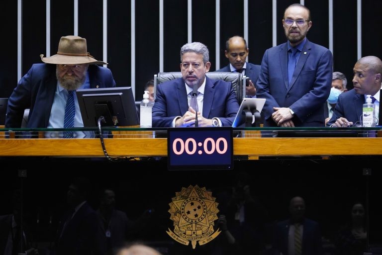 Relator defende medidas trabalhistas para socorrer economia de cidades atingidas por enchentes; acompanhe