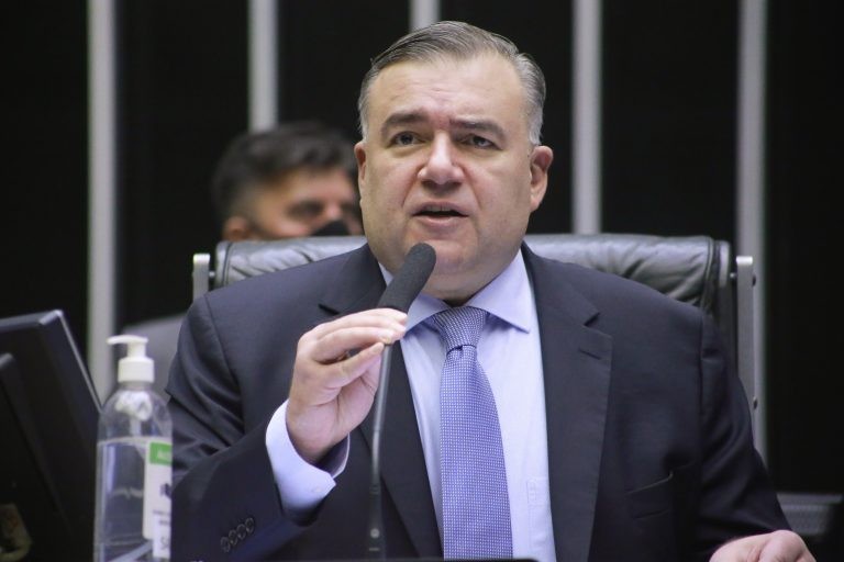 Projeto reserva vagas exclusivas em estacionamentos para pessoas com autismo