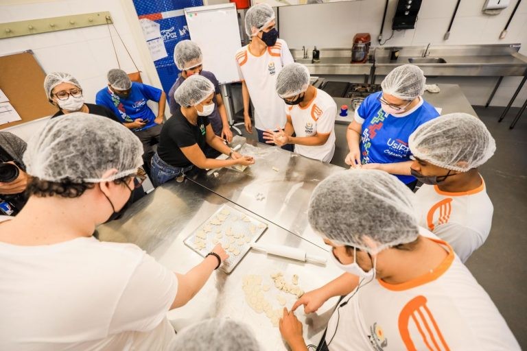 Comissão discute programa do governo para empregar jovens e mulheres