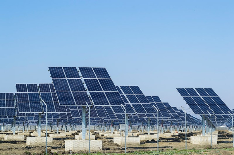 A geração distribuída pode ocorrer com diversas fontes de energia sustentáveis, como a energia solar, eólica e as provenientes de usinas hidroelétricas - Getty Images/iStockphoto