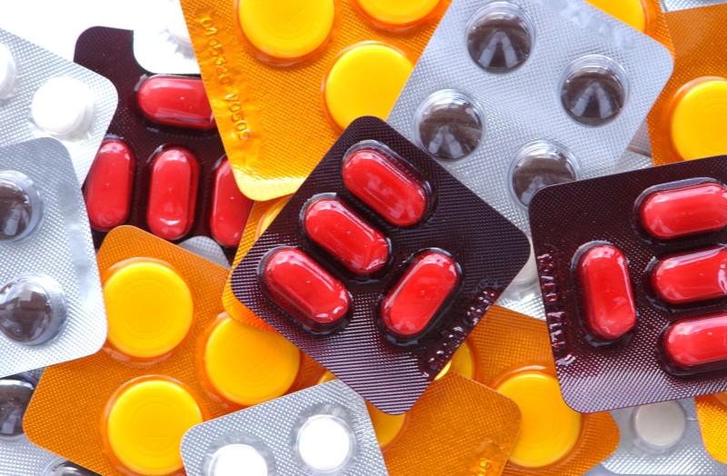 Farmacêuticos apontam falta de remédios nas redes pública e privada