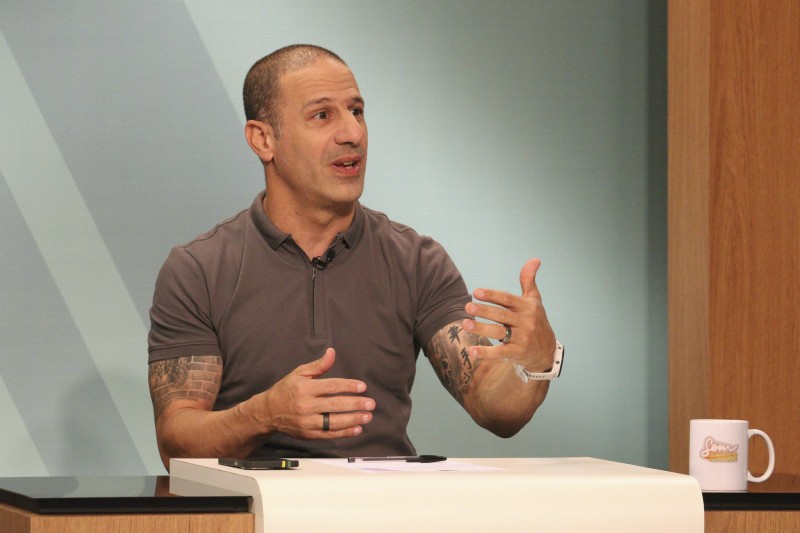 Tony Kanaan é o entrevistado do Sem Censura de hoje