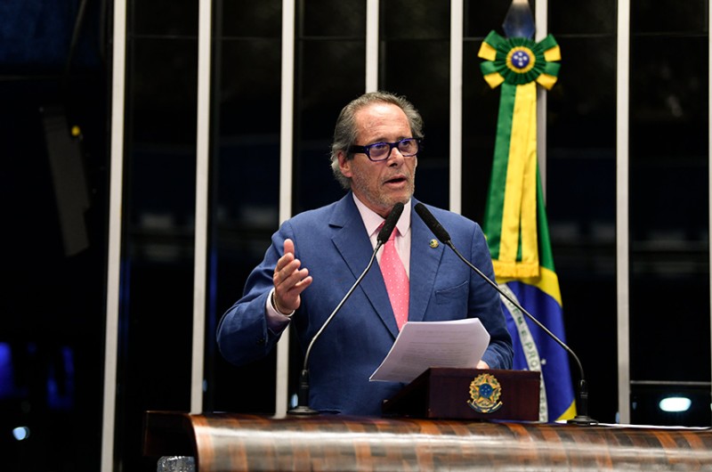 Pastore lembra os 16 anos da Lei Maria da Penha e homenageia as mulheres