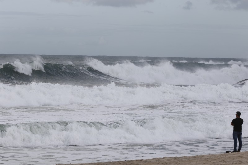Frente fria pode trazer ventania e ressaca à cidade do Rio de Janeiro