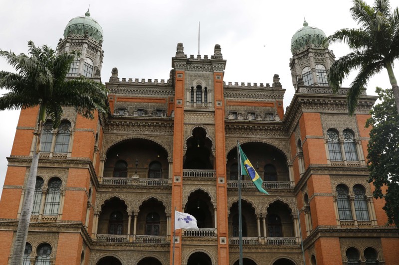Síndrome Respiratória Aguda Grave recua em 21 estados e no DF
