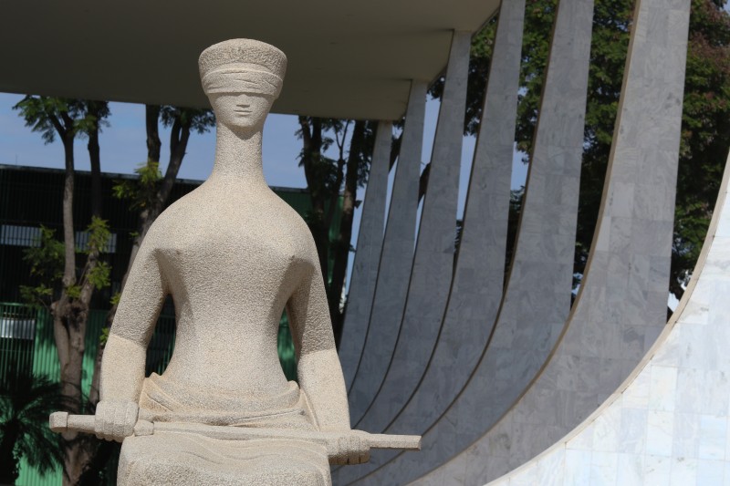 STF derruba regra do TST com punição para férias pagas em atraso