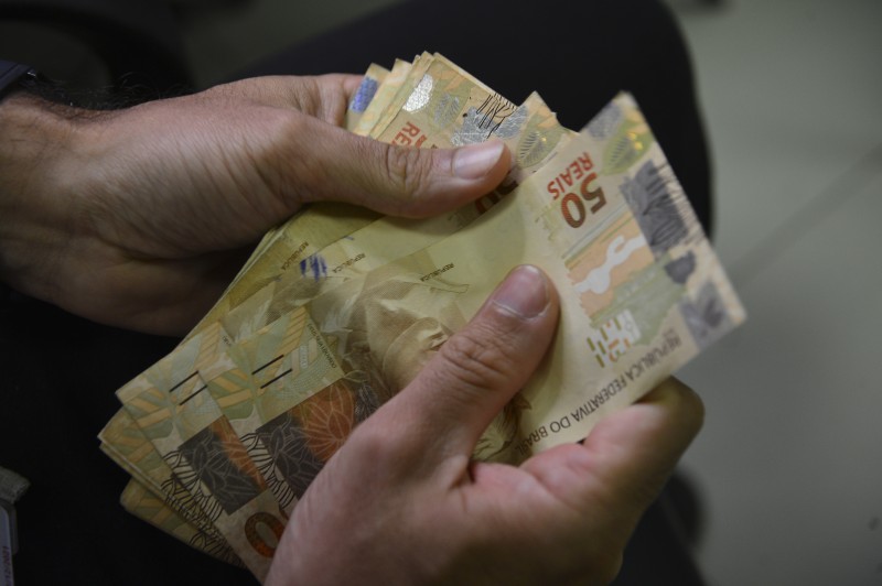 Auxílio Brasil é pago hoje a beneficiários com NIS final 6