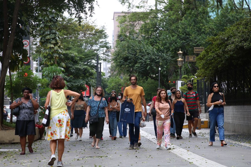 Brasil tem 247 mortes e 21.927 mil casos de covid-19 em 24 horas