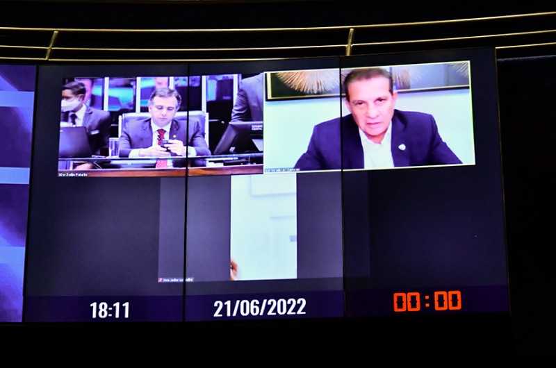 Cessão total de tempo de programação de rádio e TV segue para sanção