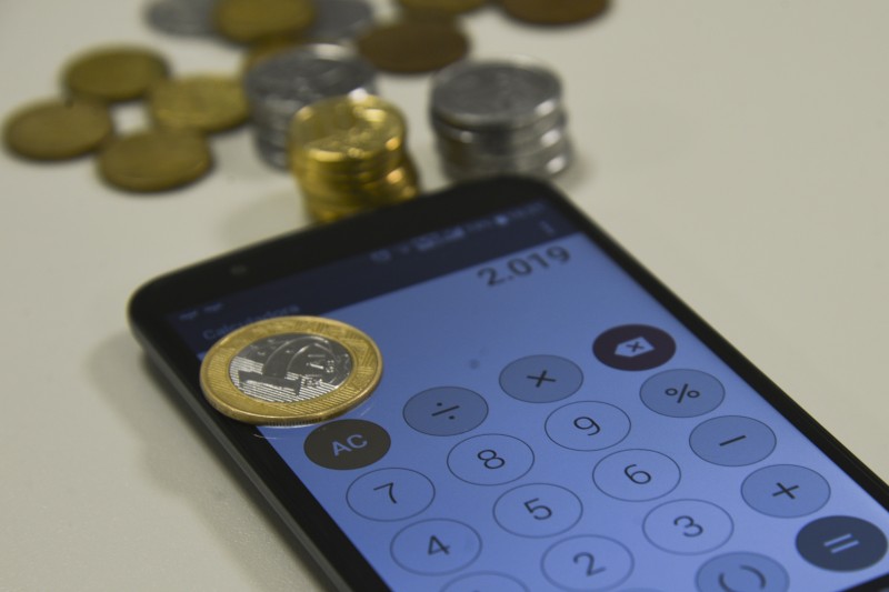 Mercado financeiro reduz estimativa de inflação para 6,8% neste ano