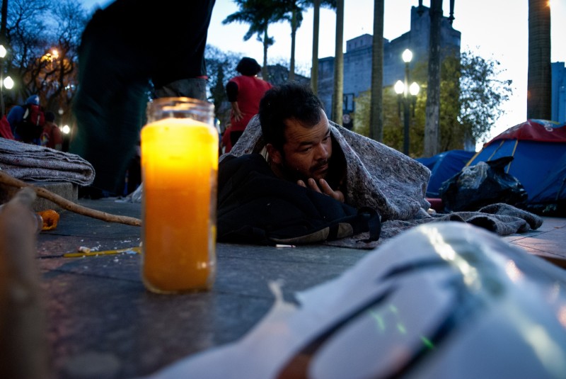 Frio e pessoas em situação de rua preocupam São Paulo