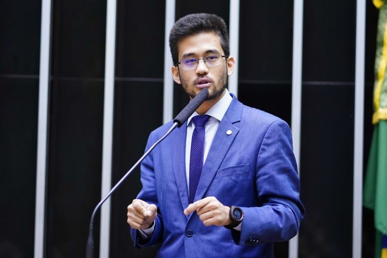 Projeto criminaliza conduta de chefe do Executivo que não cumpre jornada mínima