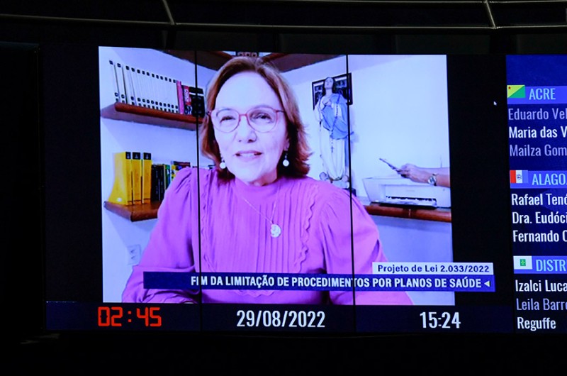 Zenaide defende a democracia e a participação política dos cidadãos