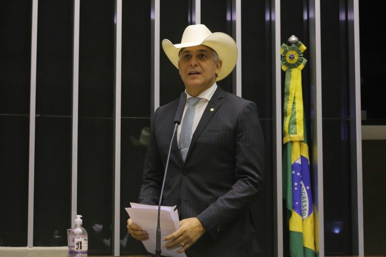 Câmara aprova MP que autoriza uso de fundo garantidor no Casa Verde e Amarela; acompanhe