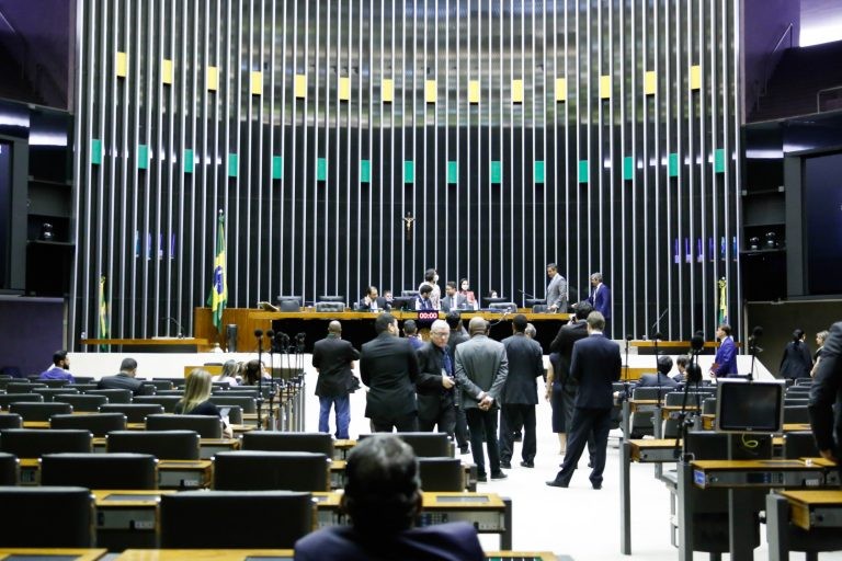 Deputados analisam MP que aumenta alíquota da CSLL de bancos; acompanhe