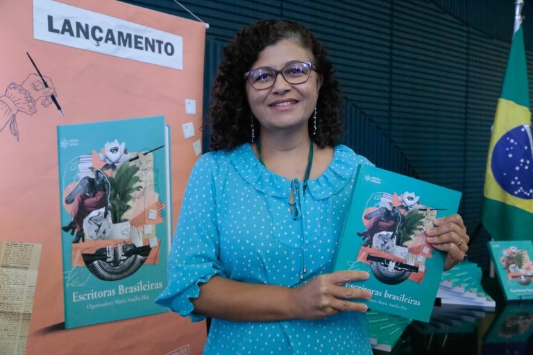 Câmara dos Deputados lança coletânea de 32 biografias de escritoras brasileiras